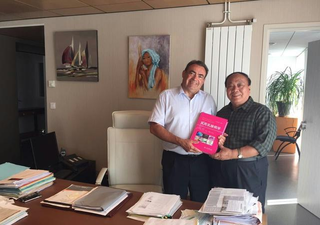 雷秋模：仁心仁术 托起乳